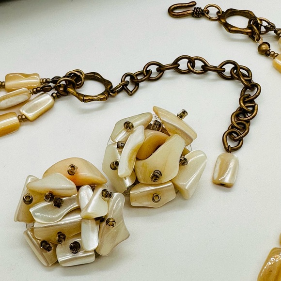 Vintage Mother of Pearl Necklace & Earrings - Picture 11 of 17